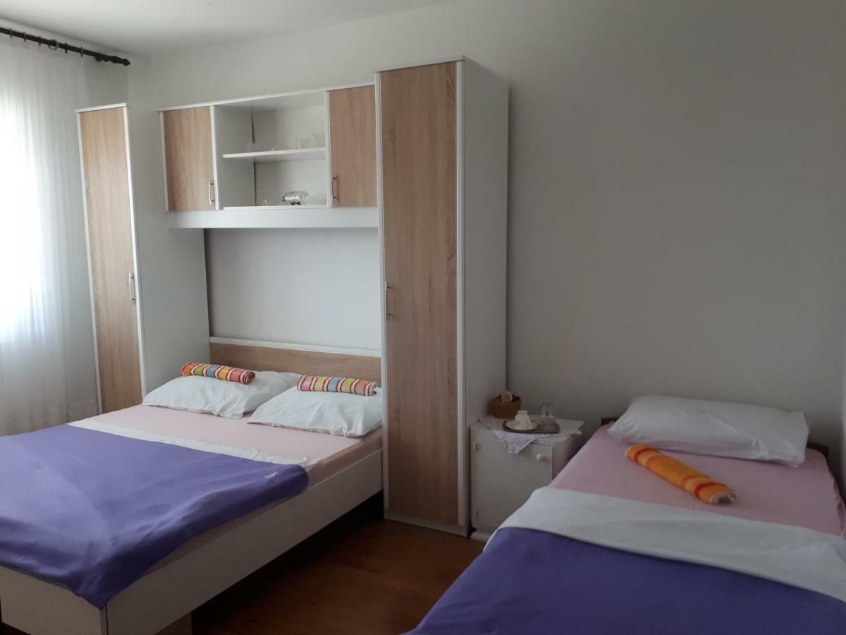 Luminaria Solis Vacation Home Rogoznica  Extérieur photo