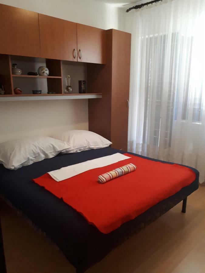 Luminaria Solis Vacation Home Rogoznica  Extérieur photo