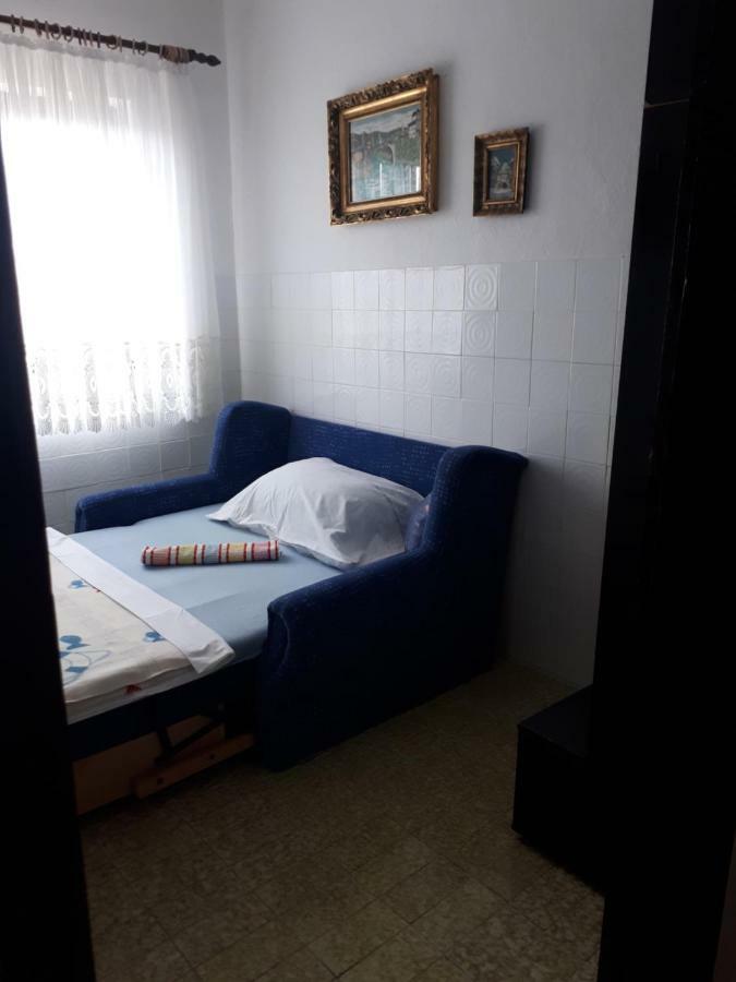 Luminaria Solis Vacation Home Rogoznica  Extérieur photo