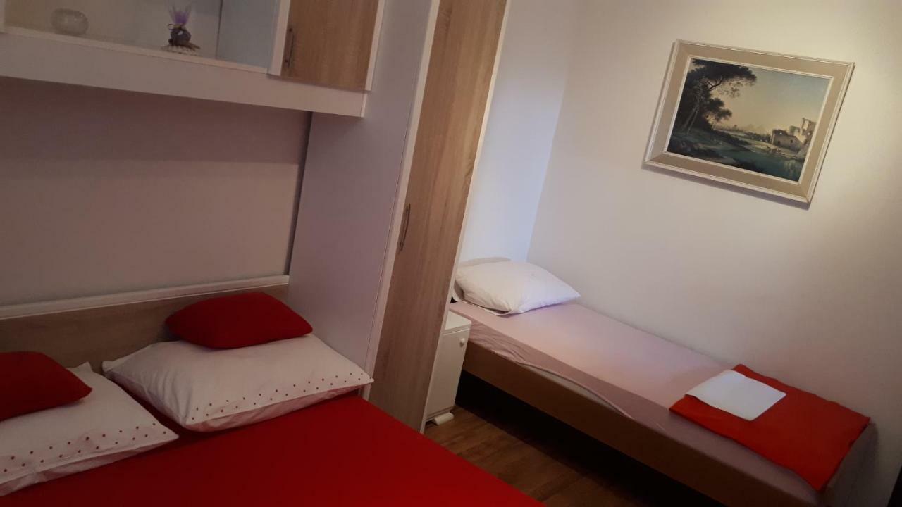 Luminaria Solis Vacation Home Rogoznica  Extérieur photo